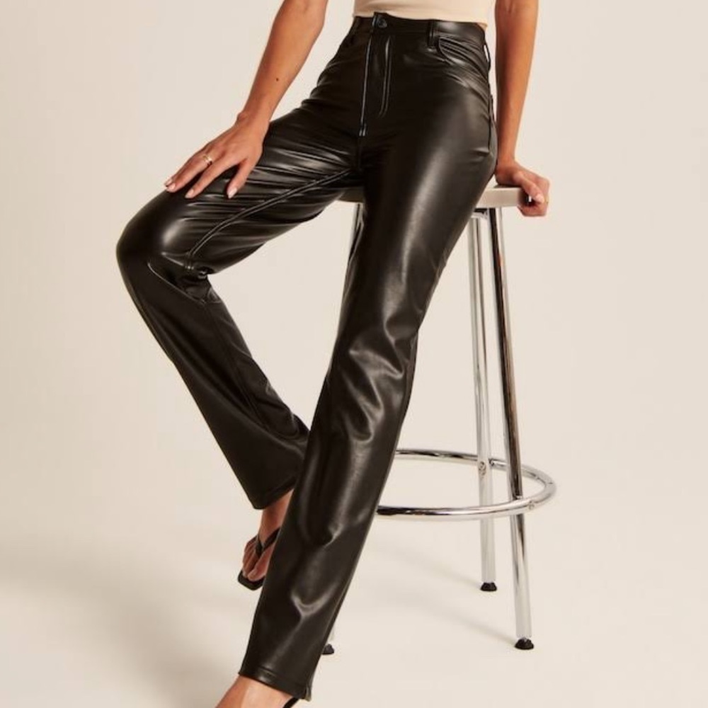 Abercrombie NWT 32 Long 90s ultra high rise vegan leather black straight pants
